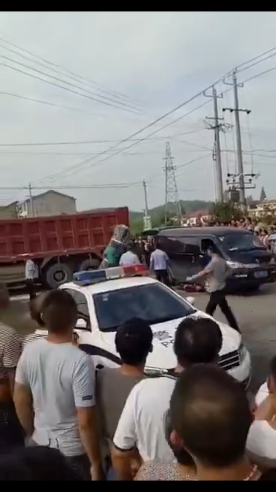 外賣員撞止車柱骨折怎么賠償